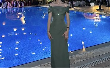 Zərif dizaynlı zeytun-yaşıl gecə/libas - Model: off-shoulder