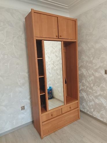 keci satşı: Dolab satılır. Yaxşı vəziyətdədir. Paltarlar və ayaqqabılar da — 4