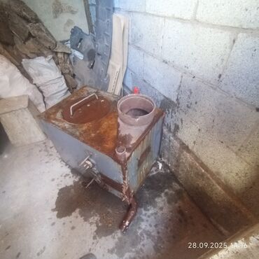 жарочные шкафы для дома: Металлическая печь-буржуйка с варочной поверхностью и выходом под