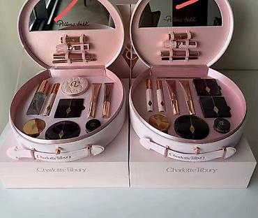 real techniques: Подарочный набор макияжа Charlotte Tilbury Pillow Talk в фирменном — 1