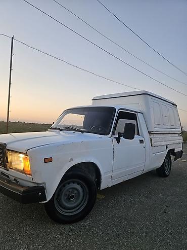 klassik maşınlar: VAZ 2104/2105 əsasında yükdaşıma pikapı – ağ rəngdə, üstü qapalı — 2