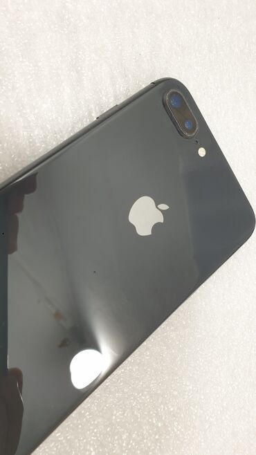 продам айфон 7 плюс: IPhone 8 Plus, Колдонулган, 64 ГБ, Кара, 81 %