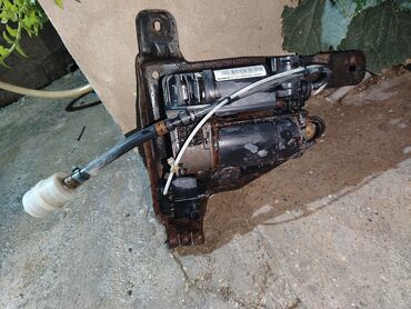 qosqu lapet: Məhsul: Wabco hava asqısı kompressoru (komplekt montaj braketi ilə)