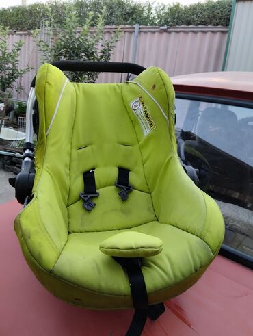кресло детское: Автокресло, цвет - Зеленый, Б/у