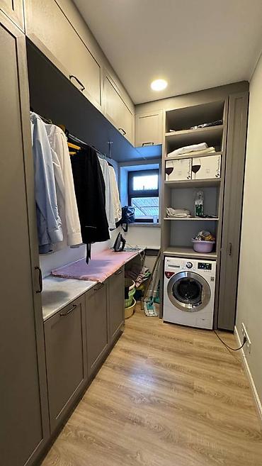 Продажа коттеджей и домов: Продается 2-х эт. дом + цокольный этаж Район Киргизия-1 Зем. участка - — 22