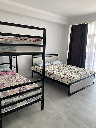 Посуточная аренда комнат: Сдаются комнаты в гостевом размещении. Описание: - Просторные светлые — 3