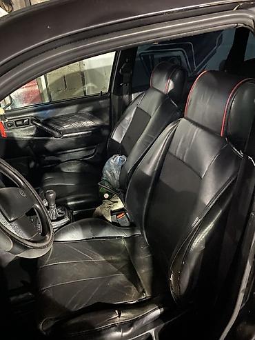 Volkswagen Passat: 1989 г., 1.8 л, Механика, Газ