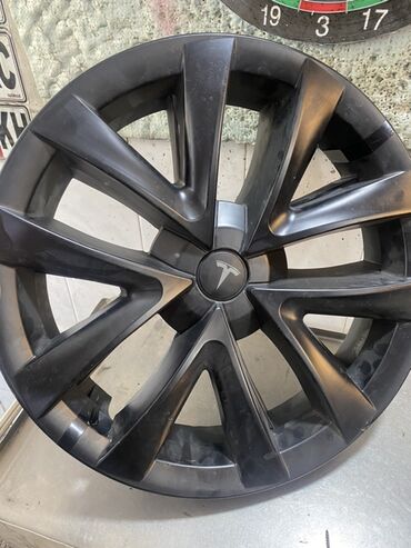 disk kalpaklari: Kolpak R 18