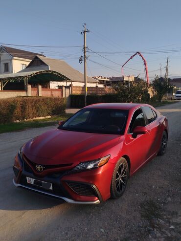купить маленькую машину недорого: Toyota Camry: 2021 г., 2.5 л, Автомат, Бензин, Седан