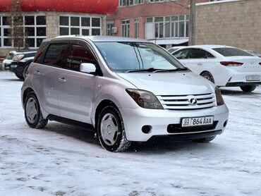 Toyota: Toyota ist: 2002 г., 1.3 л, Автомат, Бензин, Хэтчбэк