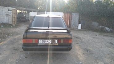 Mercedes-Benz: Mercedes-Benz 190 (W201): 1.8 l | 1990 il Sedan — 9