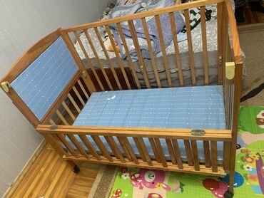 кроватка для новорожденных: Продаю кроватку вместе с люлькой (съемная), идеально подходит для