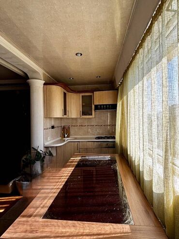 Uzunmüddətli kirayə mənzillər: 28 May,Səməd Vurğun bağının yanı. (Dilarə Əliyeva küc) 6 mərtəbəli — 15