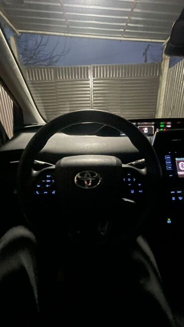 Toyota: Toyota Prius: 2019 г., 1.8 л, Автомат, Бензин, Внедорожник — 7