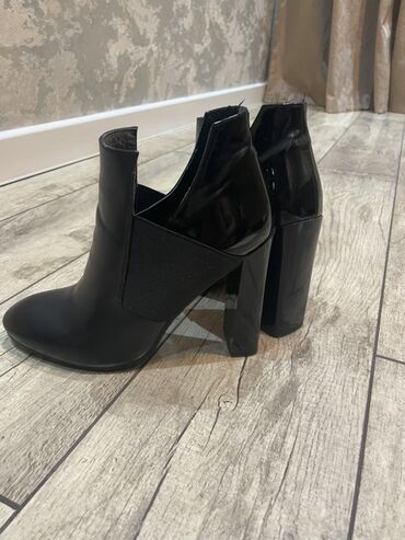 детские вязаные пинетки: ELISA Women’s Shoes – qadın botları - Rəng: qara - Model: qısa
