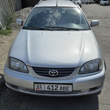 Toyota: Toyota Avensis: 2001 г., 1.8 л, Механика, Бензин