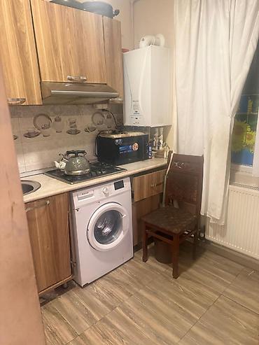 Kirayə mənzillər: 4 mik Zerife goz klinikasina yaxin 1 otaq bina evi 5in1 ci mertebesi — 1