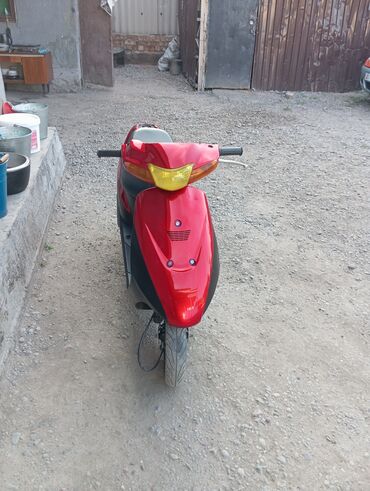 Классический мотоцикл Suzuki, Бензин