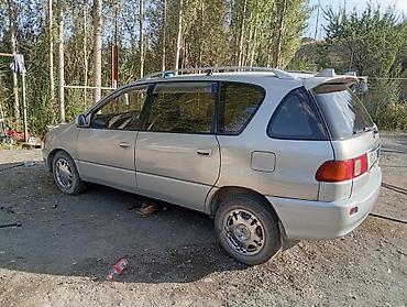 Продажа авто: Toyota Ipsum: 2000 г., 2 л, Автомат, Бензин, Минивэн — 2