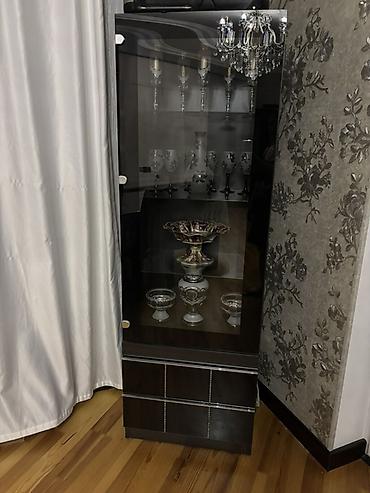 Mebel: Qara şüşəli vitrin dolabı – 2 ədəd modul - Rəng və material: Parlaq — 2