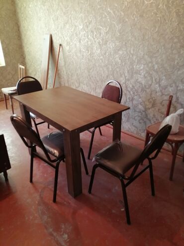 Sifarişlə masa və oturacaq dəstləri: Kvadrat masa, Mətbəx üçün, 4 nəfər, Açılmayan, Rusiya, 2 il zəmanət — 30