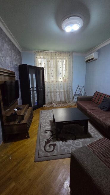 Günlük kirayə mənzillər: 3 otaqlı, Səbail r. r-nu — 8