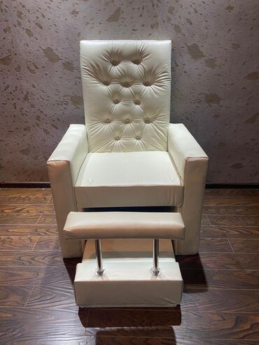 мебель мягкая: Продается экспресс педикюрное кресло новое в комплекте табуретка и