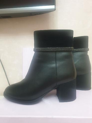 Сапоги: Продаю б/у батильоны разм.33(на 34 идут,кожа), сапоги — 8