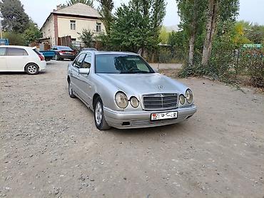 124 полик: Mercedes-Benz — интерьер седана классического поколения. Основные — 3