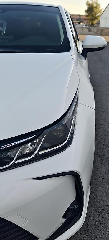Toyota: Toyota Corolla: 2021 г., 1.8 л, Вариатор, Гибрид, Седан — 1