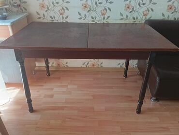 Masalar: Qonaq masası, Açılan, Dördbucaq masa, Rusiya