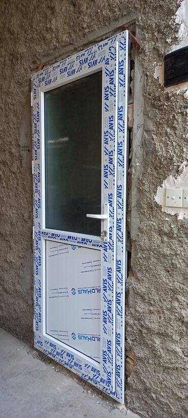 Plastik qapılar: Yeni Plastik qapı Naliçnik ilə, Zəmanətli, Ödənişli quraşdırma, Ödənişli çatdırılma — 11