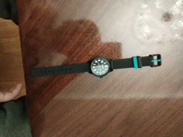 islenmis usaq kravatlari: Б/у, Наручные часы, Lacoste, цвет - Черный