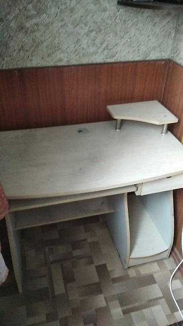 угловые компьютерные столы: Компьютерный стол, Б/у, Угловой — 1