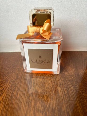 chrayi qadin koftalari: Gisada Donna 100ml original ətir satılır. İdealdan hədiyyə kimi 220