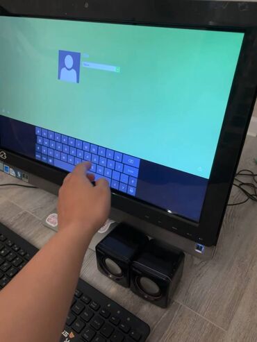 Masaüstü kompüterlər və iş stansiyaları: Продам сенсорный моноблок Asus на core i3. Память 500 гб, видеокарта — 9