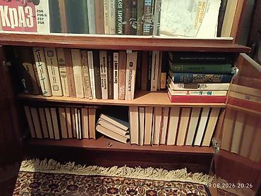 Шкафы: Домашняя библиотека: подборка книг в шкафах с застеклёнными полками - — 2