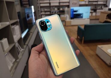 продать бу телефон: Xiaomi, Mi 11, Б/у, 256 ГБ, цвет - Серебристый, 2 SIM