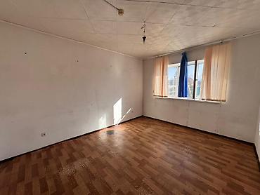 Продажа коттеджей и домов: Продается капитальный двухэтажный дом в городе Кара-Балта, ул. Ленина — 13