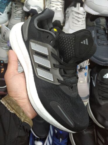 Кроссовки и спортивная обувь: Adidas 🔥🔥
