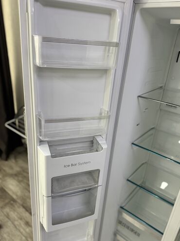 Холодильники: Холодильник Midea, Б/у, Двухкамерный, No frost, 90 * 190 * — 5