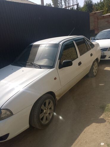Daewoo: Daewoo Nexia: 2011 г., 1.6 л, Механика, Бензин, Седан