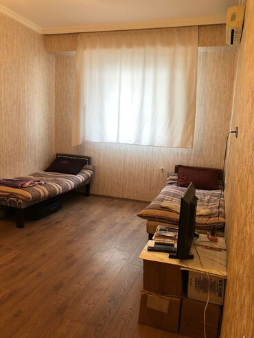 gencede satilan bina evler: 1 otaqlı, Yeni tikili, m. Əhmədli, 41 kv. m