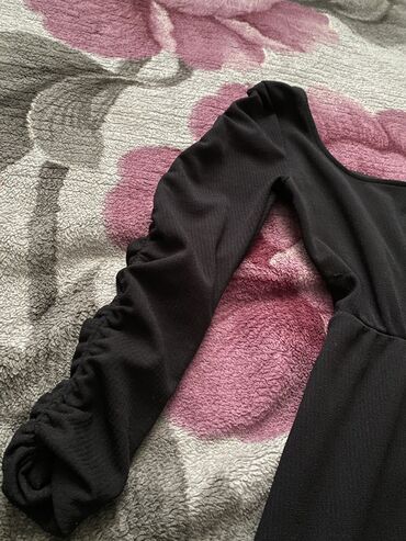 Вечерние платья: Вечернее платье, А-силуэт, Длинная модель, Атлас, С рукавами, С пайетками, M, XS, S — 8