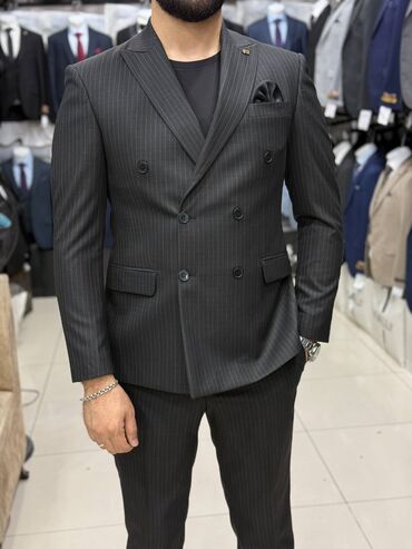 Kostyumlar: Kişi Kostyum Dəstləri - Klassik və modern kəsim: dar siluet, çiynə — 29
