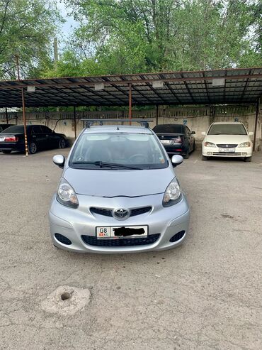 Toyota: Toyota Aygo: 2010 г., 1 л, Механика, Бензин, Хэтчбэк