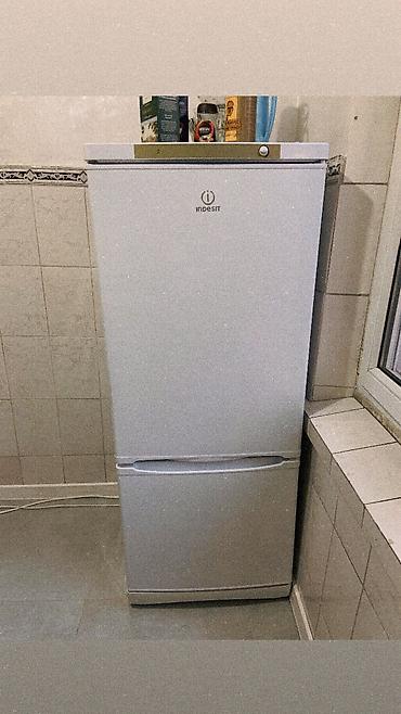 iphone 10: Холодильник Indesit, Б/у, Двухкамерный — 1