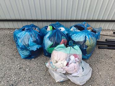 Отдам за 2л кола и шакаладку, 3 пакета детские вещи хорошие с 0+ до 3х