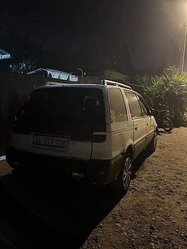 водный катер: Mitsubishi Space Wagon: 1992 г., 2 л, Механика, Бензин, Минивэн — 6