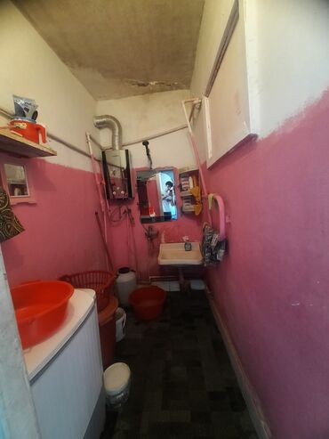 4 комнатные квартиры: Bakı, Bakıxanov qəs., 2 otaqlı, Köhnə tikili, m. Neftçilər, 65 kv. m